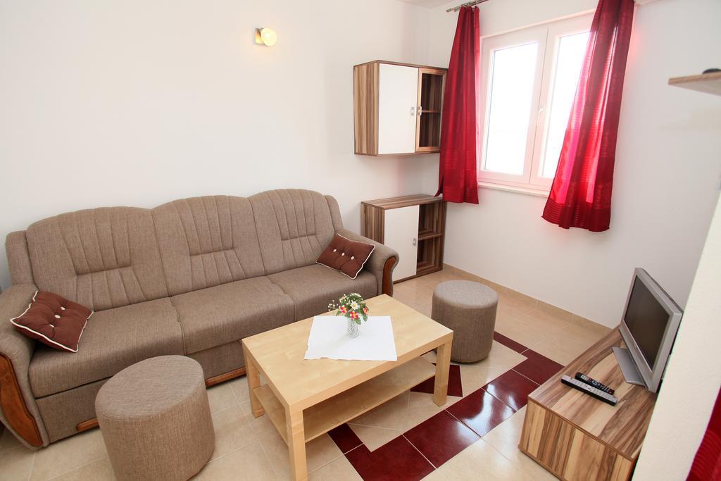 Apartments Villa Karlo Kastela Dış mekan fotoğraf