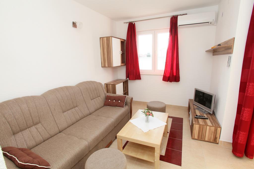 Apartments Villa Karlo Kastela Dış mekan fotoğraf