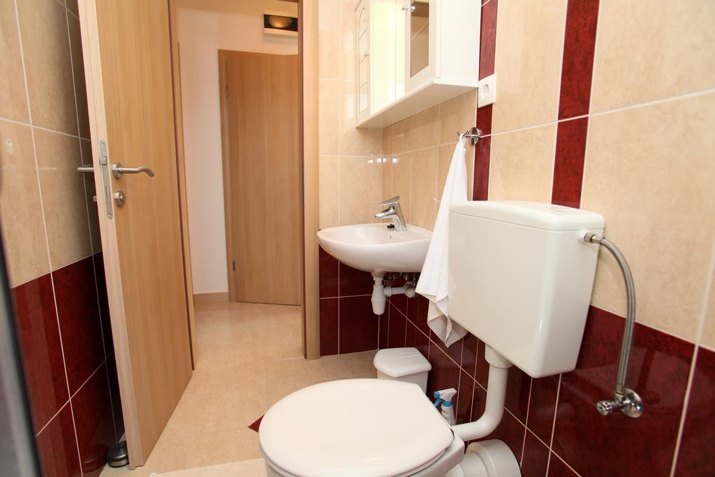 Apartments Villa Karlo Kastela Dış mekan fotoğraf