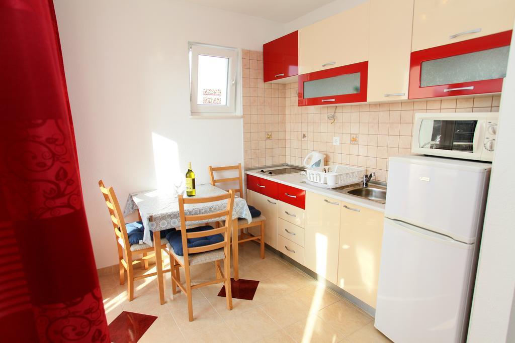 Apartments Villa Karlo Kastela Dış mekan fotoğraf