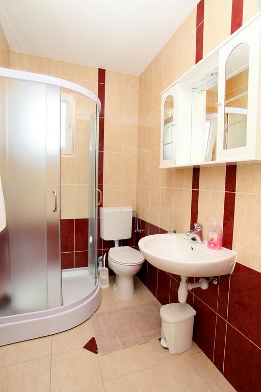 Apartments Villa Karlo Kastela Dış mekan fotoğraf