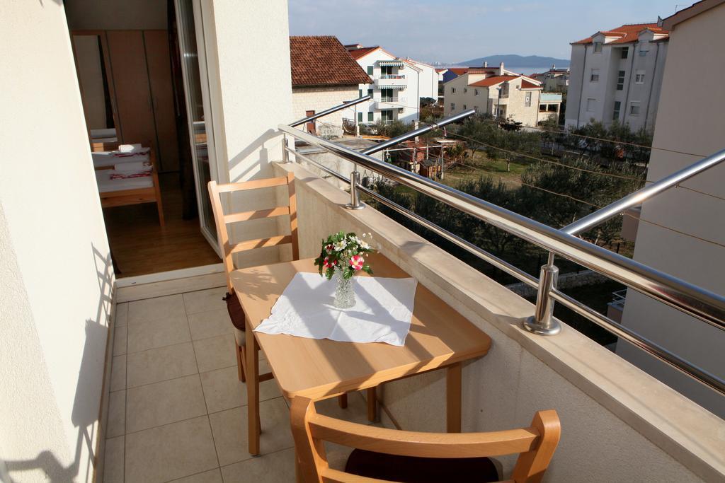 Apartments Villa Karlo Kastela Dış mekan fotoğraf