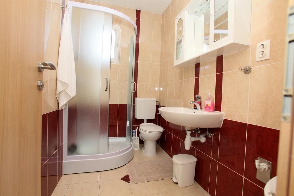 Apartments Villa Karlo Kastela Dış mekan fotoğraf
