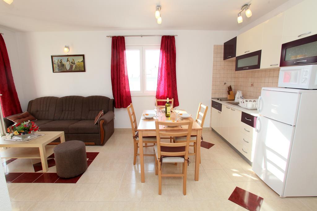 Apartments Villa Karlo Kastela Dış mekan fotoğraf